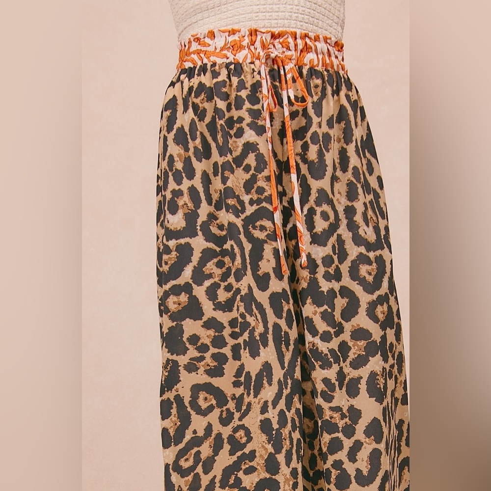 BiBi Leopard Print With Contrast Banded Wide Pants - Picture 10 of 10